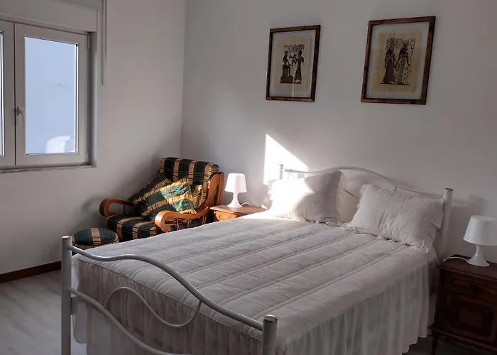 Проживание в семье Casa Na Serra *